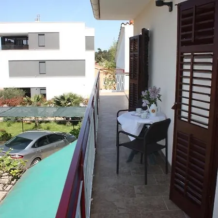 Apartment Lorena With Sea View *