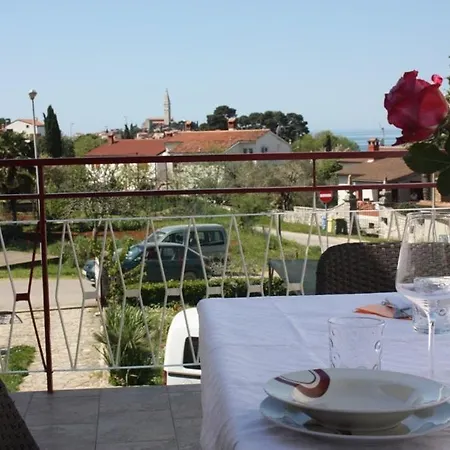 Apartment Lorena With Sea View