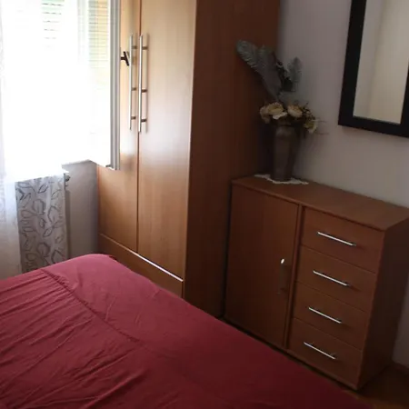 Apartment Lorena With Sea View *