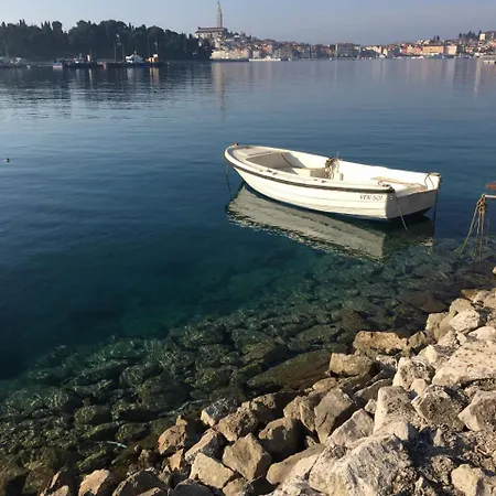 Appartamento Lorena With Sea View Rovigno