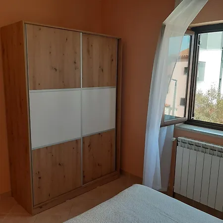 Lorena With Sea View Apartman