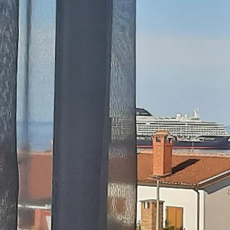 Apartman Lorena With Sea View