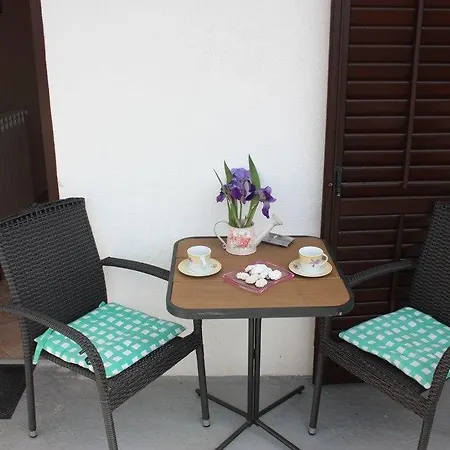 Apartment Lorena With Sea View